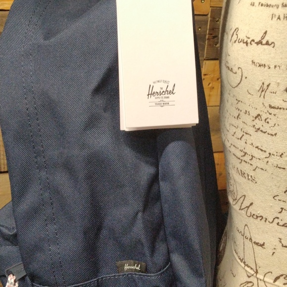 New with tags, Herschel Supply Company Navy and Red ♥️ classic Back Pack - Picture 5 of 8